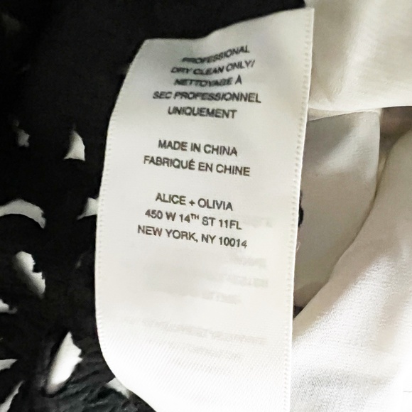 NEW Alice And Olivia Floral Flower Laser Cut Out V Neck Sleeveless Crop Top 10 - Picture 3 of 4